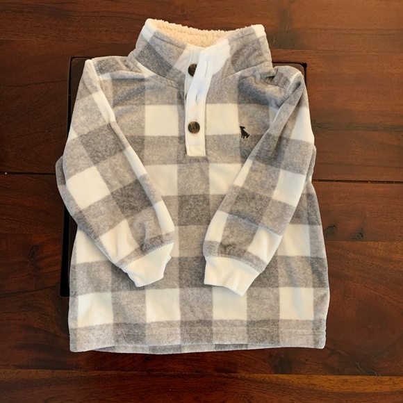 Carter’s 18m checkered fleece & dark-wash jeans - Picture 4 of 5